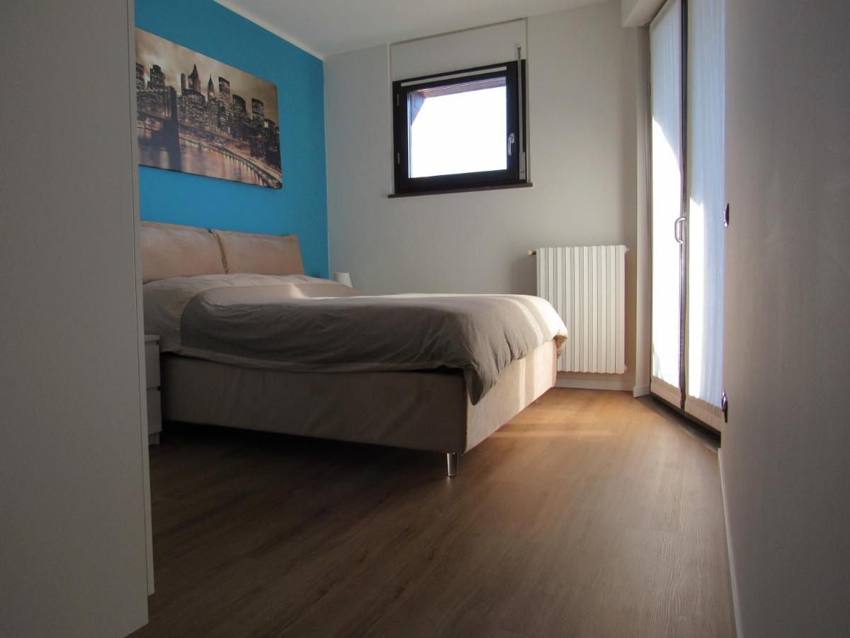 Ferienwohnung Fiera Milanocity View With Terrace Next To Shopping Mall Exterior foto