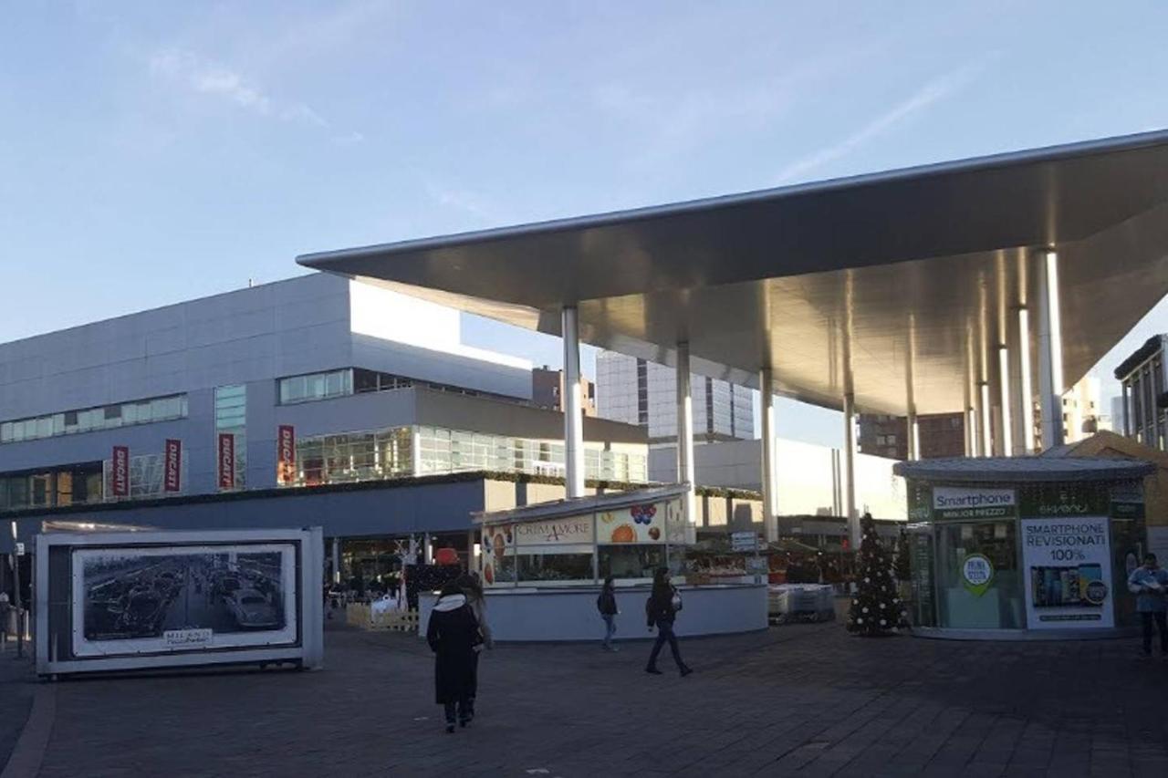 Ferienwohnung Fiera Milanocity View With Terrace Next To Shopping Mall Exterior foto