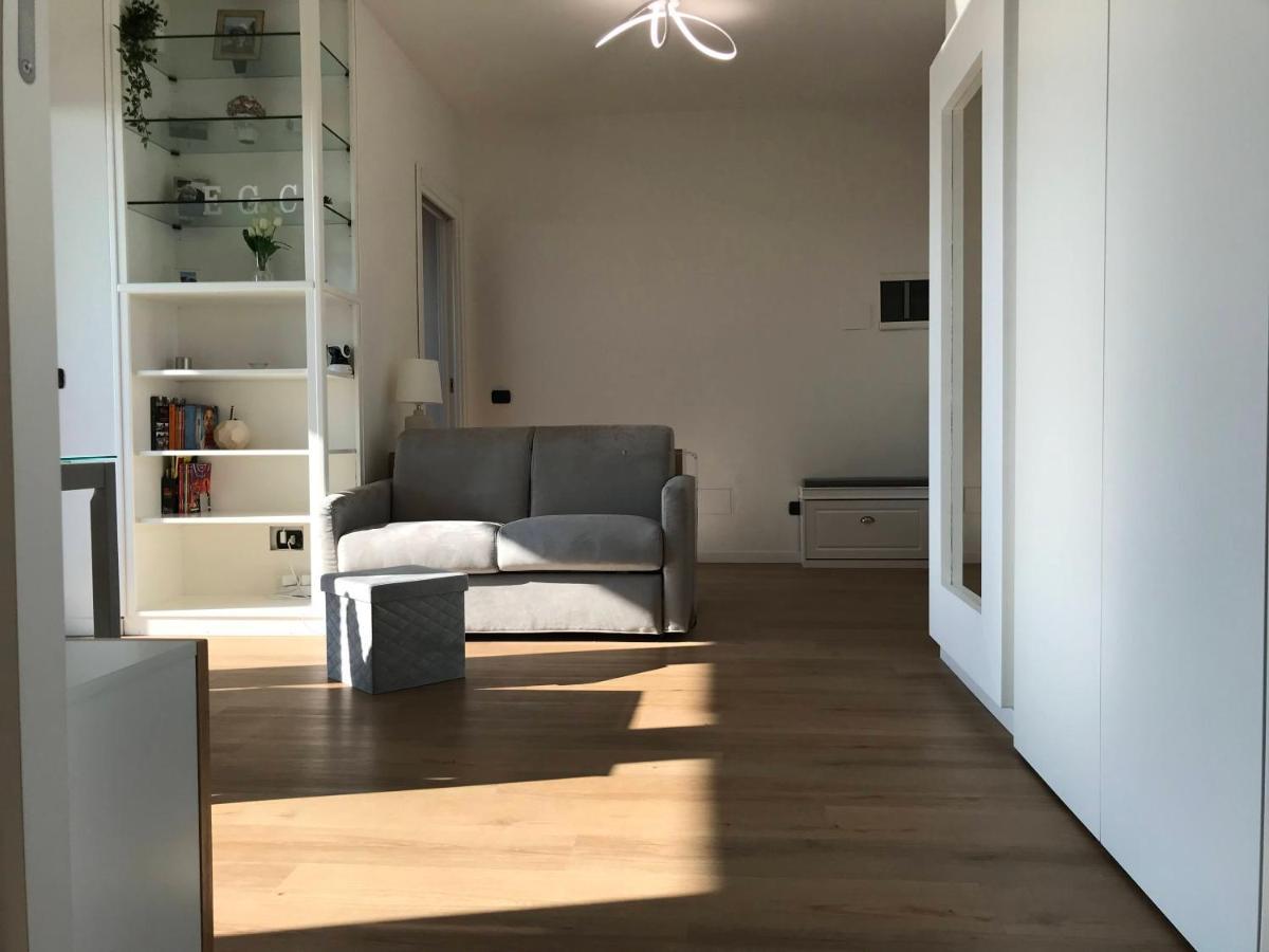 Ferienwohnung Fiera Milanocity View With Terrace Next To Shopping Mall Exterior foto