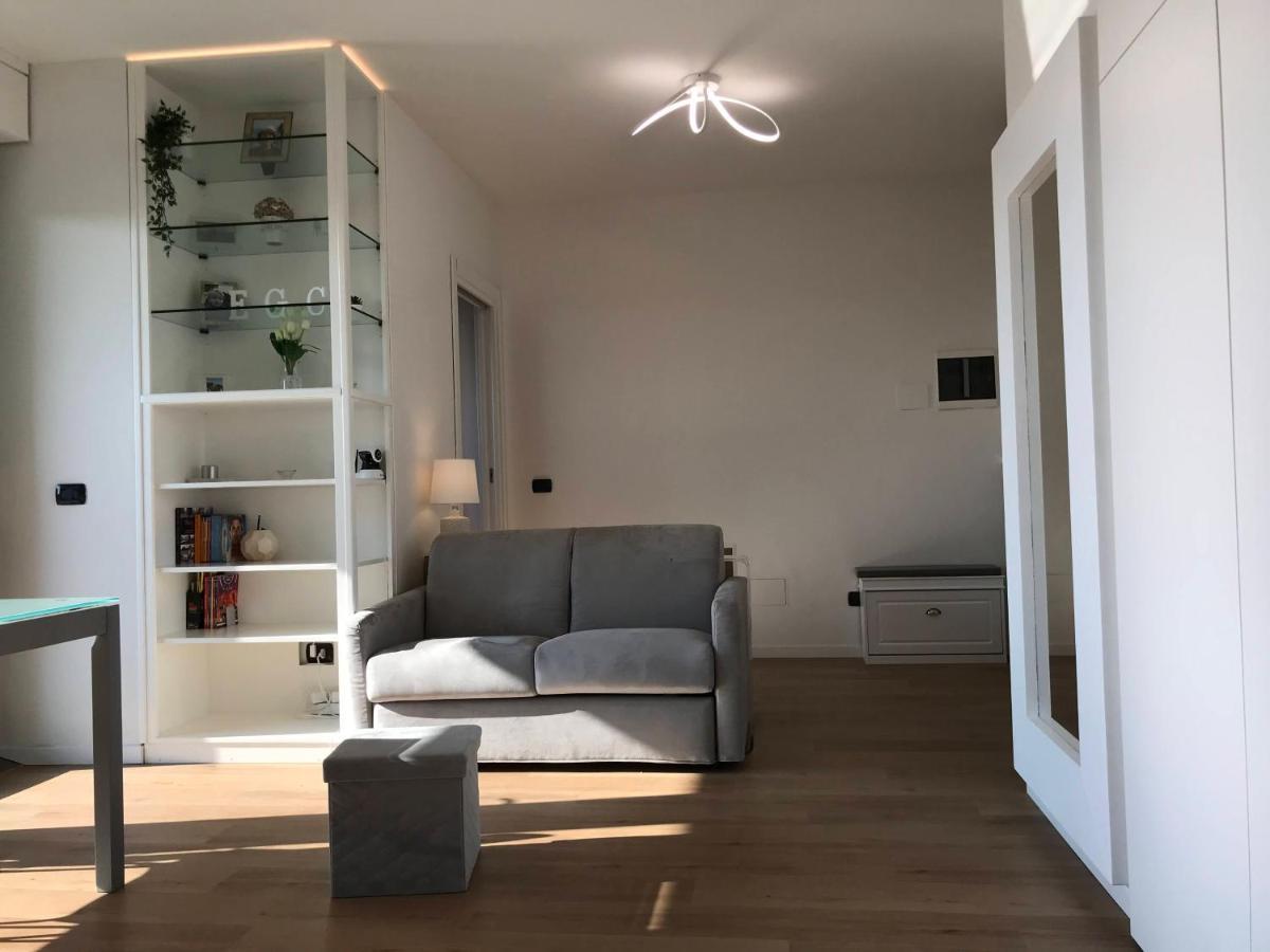 Ferienwohnung Fiera Milanocity View With Terrace Next To Shopping Mall Exterior foto